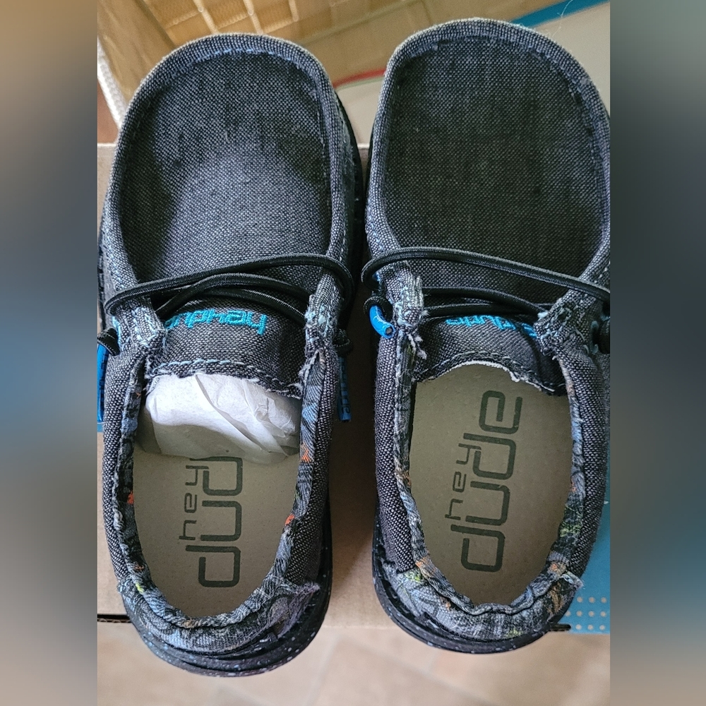 Hey Dude Toddler Slip ons Size 8 chambray blue